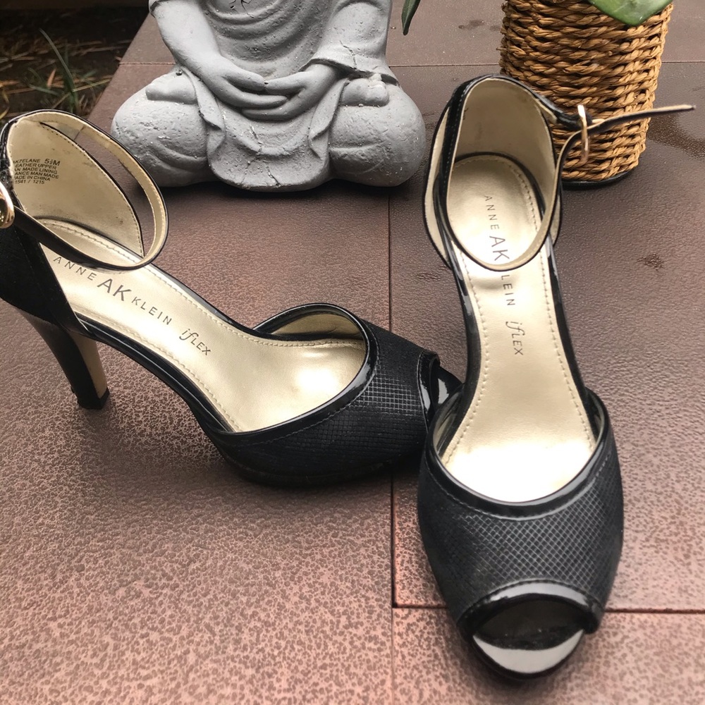 Anne Klein. iFlex. Peep toe leather.  Size 5